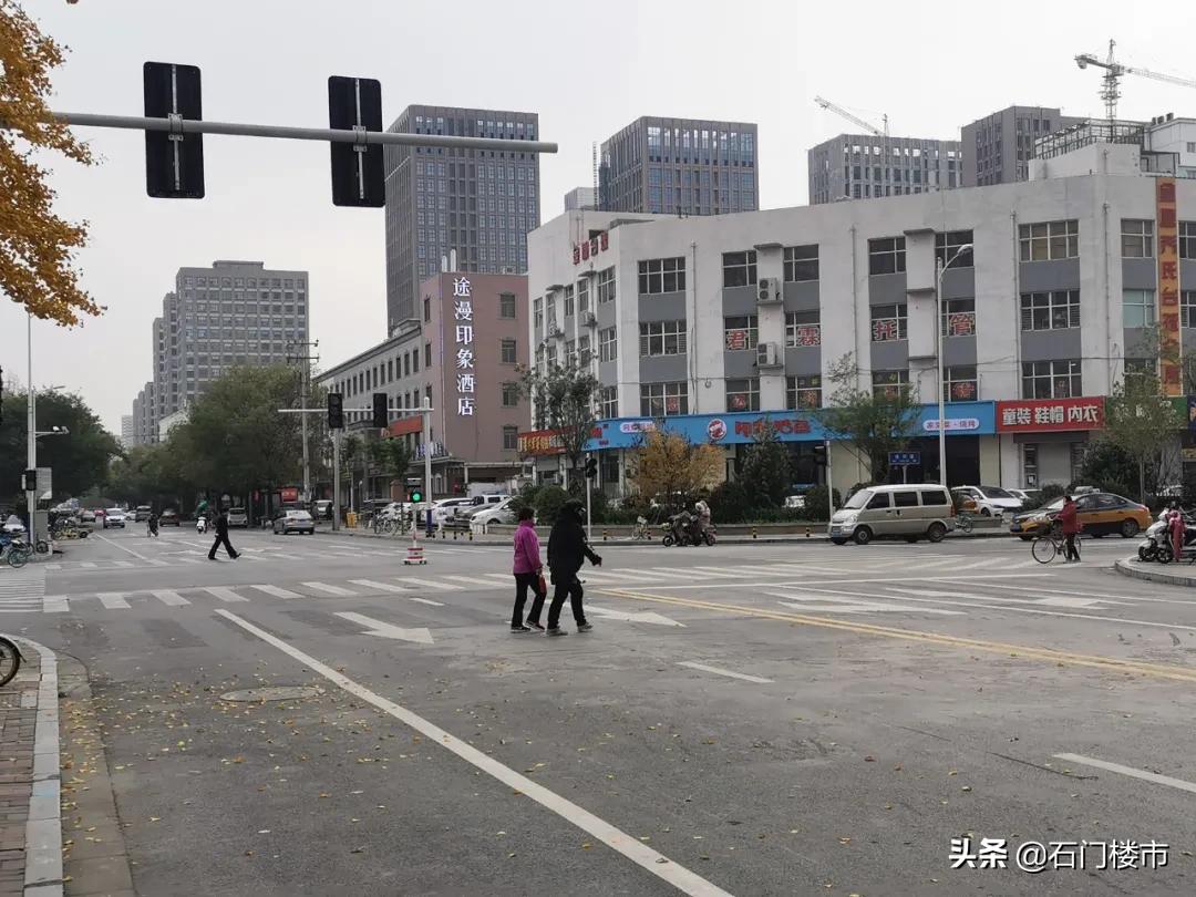 近30天逾350人看房！洋味足却有bug！中介说：采光不太好