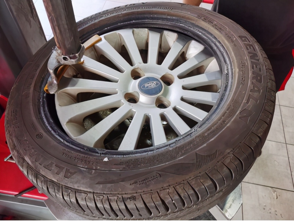 价格屠夫零跑汽车,途虎耐克森轮胎价格