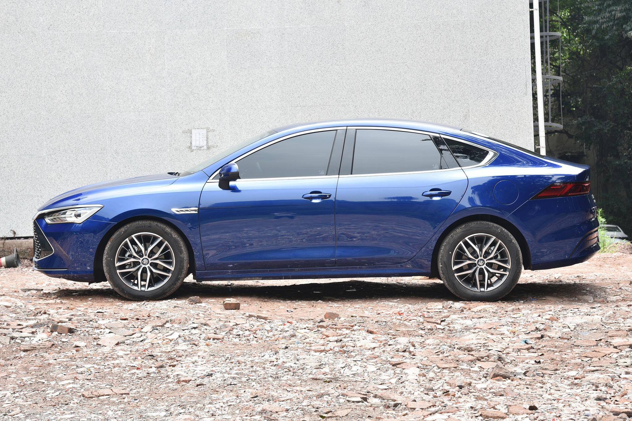 12万买哪款2.0t四驱suv,20万预算选轿车这三台车值得关注