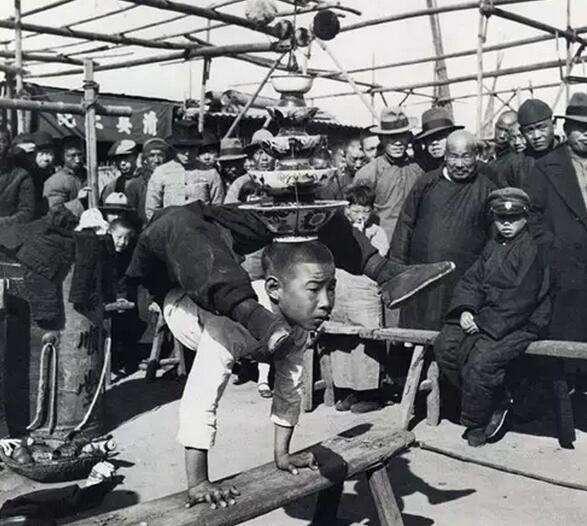 历史洪流中的“前浪”们是怎么摆摊的？