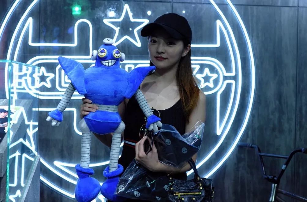 你正在见证，百十年来的潮流边界被打破的历史性时刻