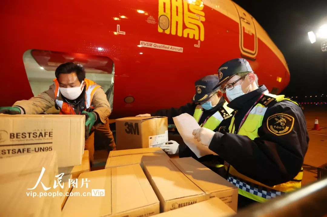 战疫中的40个瞬间,战疫二十四小时纪录片感悟