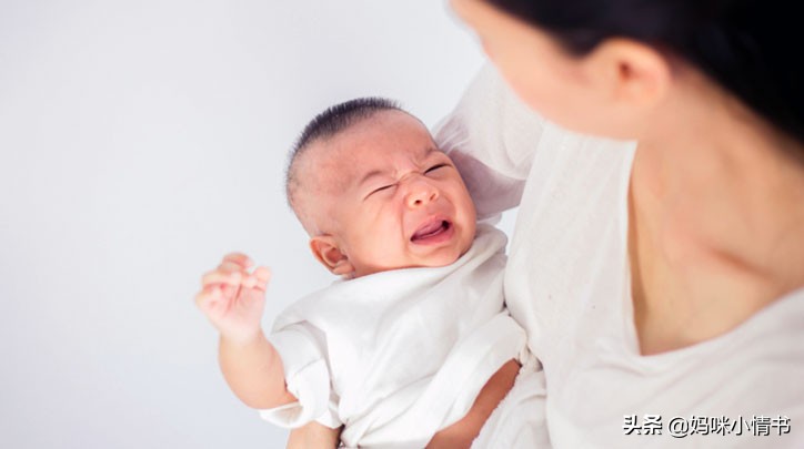 一个月的宝宝总是哭的小妙招,宝宝哭闹时妈妈该怎么办