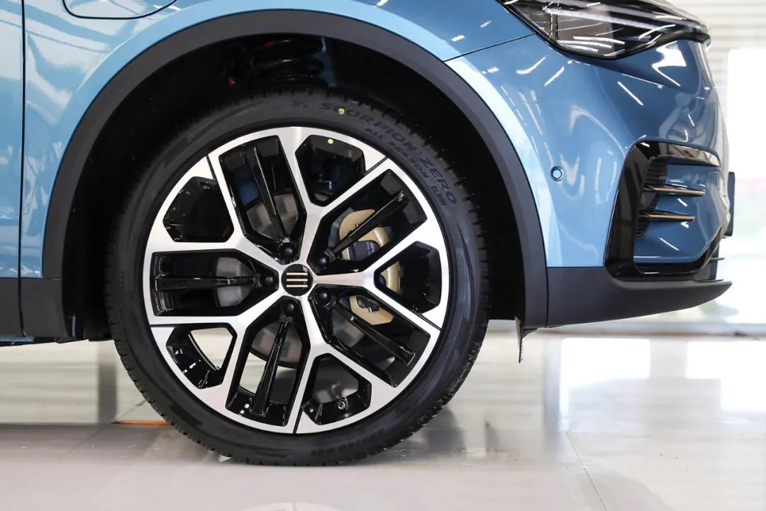 奥迪e-tron2021款50quattro豪华型,奥迪e-tron2019年最好的电动suv