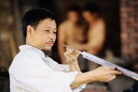 七旬老人铸剑60年，金庸求购富豪花800万，一把剑顶几套房