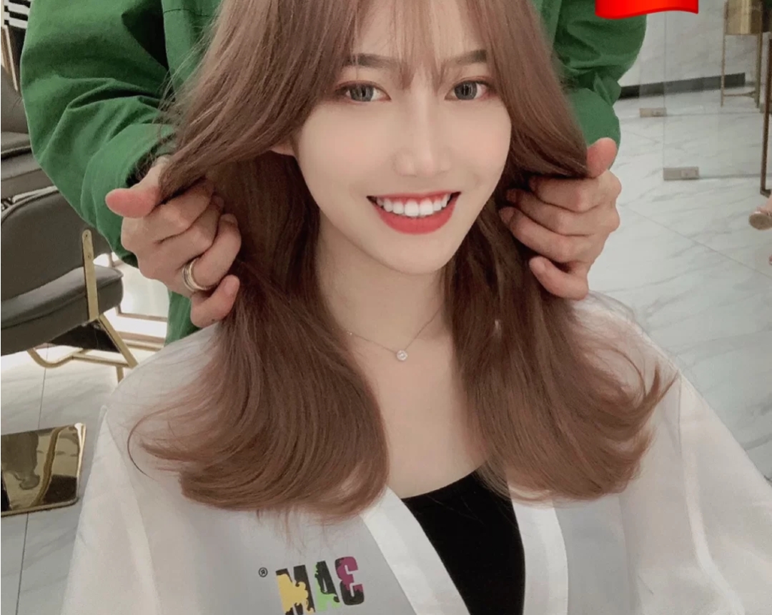 ysl逆龄粉底液和兰蔻菁纯哪个好用,兰蔻粉底液小气泡遮瑕持久