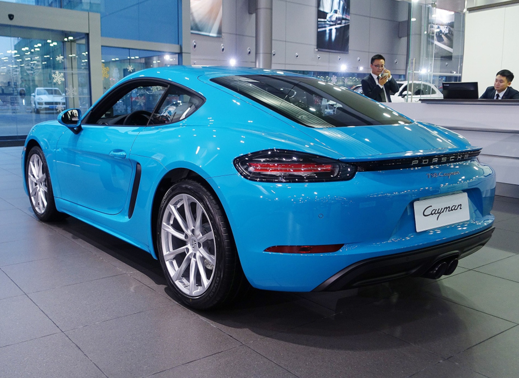 男子花六万买保时捷718,男子花7万块钱买保时捷