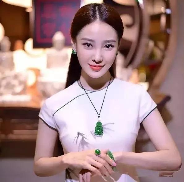 为什么年轻人喜欢买奢侈品,为什么年轻人爱买二手奢侈品
