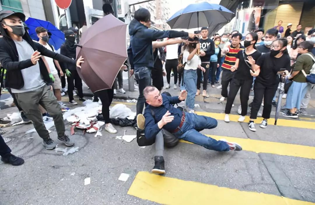 美国议院嚣张通过“支持香港*力暴**法案”？！这次，连CNN记者都看不过眼了…