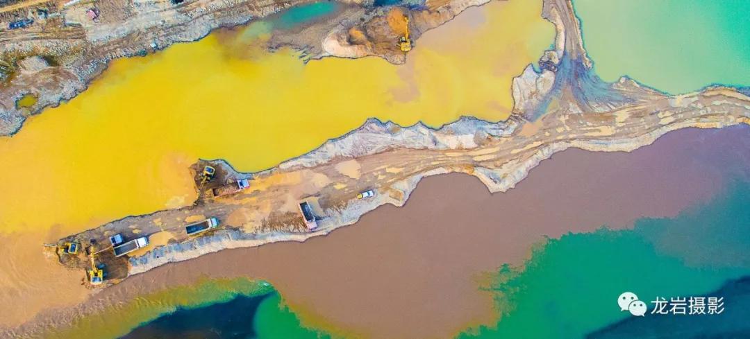 @龙岩人，让我们跟随无人机，一起飞跃闽西