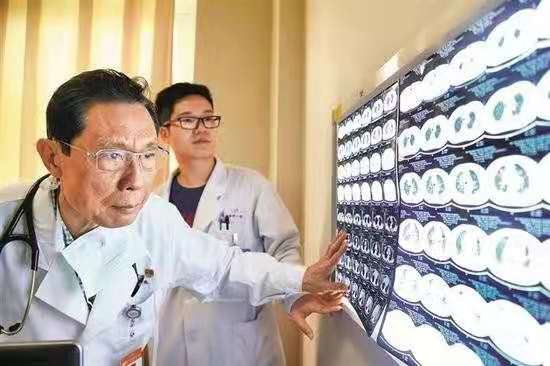两名病情好转的心冠患者,轻度病毒性肺炎20天快好了