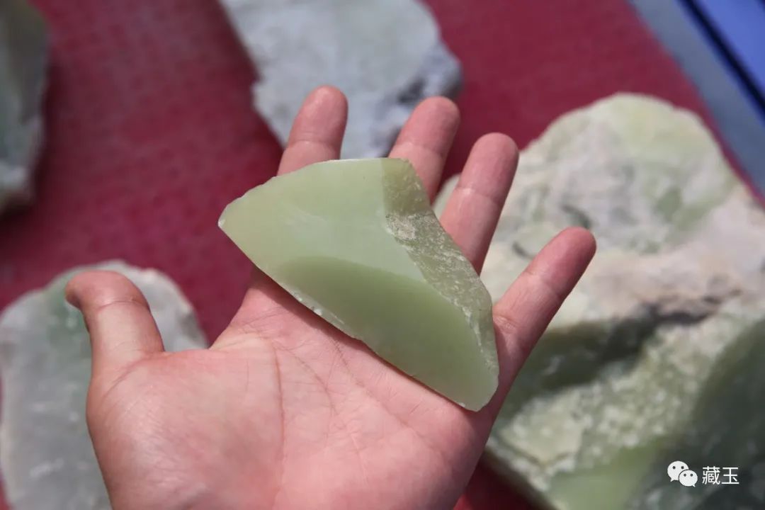 便宜的黄玉有什么猫腻,品相不好的黄玉值多少