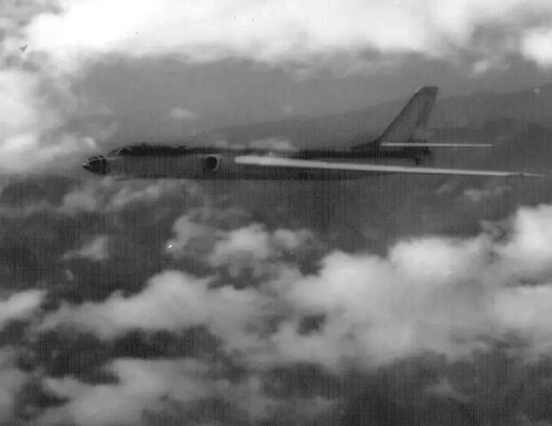 这支受阅的空中王牌部队，54年前还干过一件惊天动地的大事