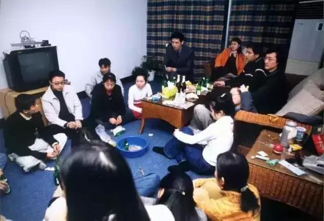 人民日报点评郭德纲岳云鹏王宝强,央视评郭德纲马云王宝强