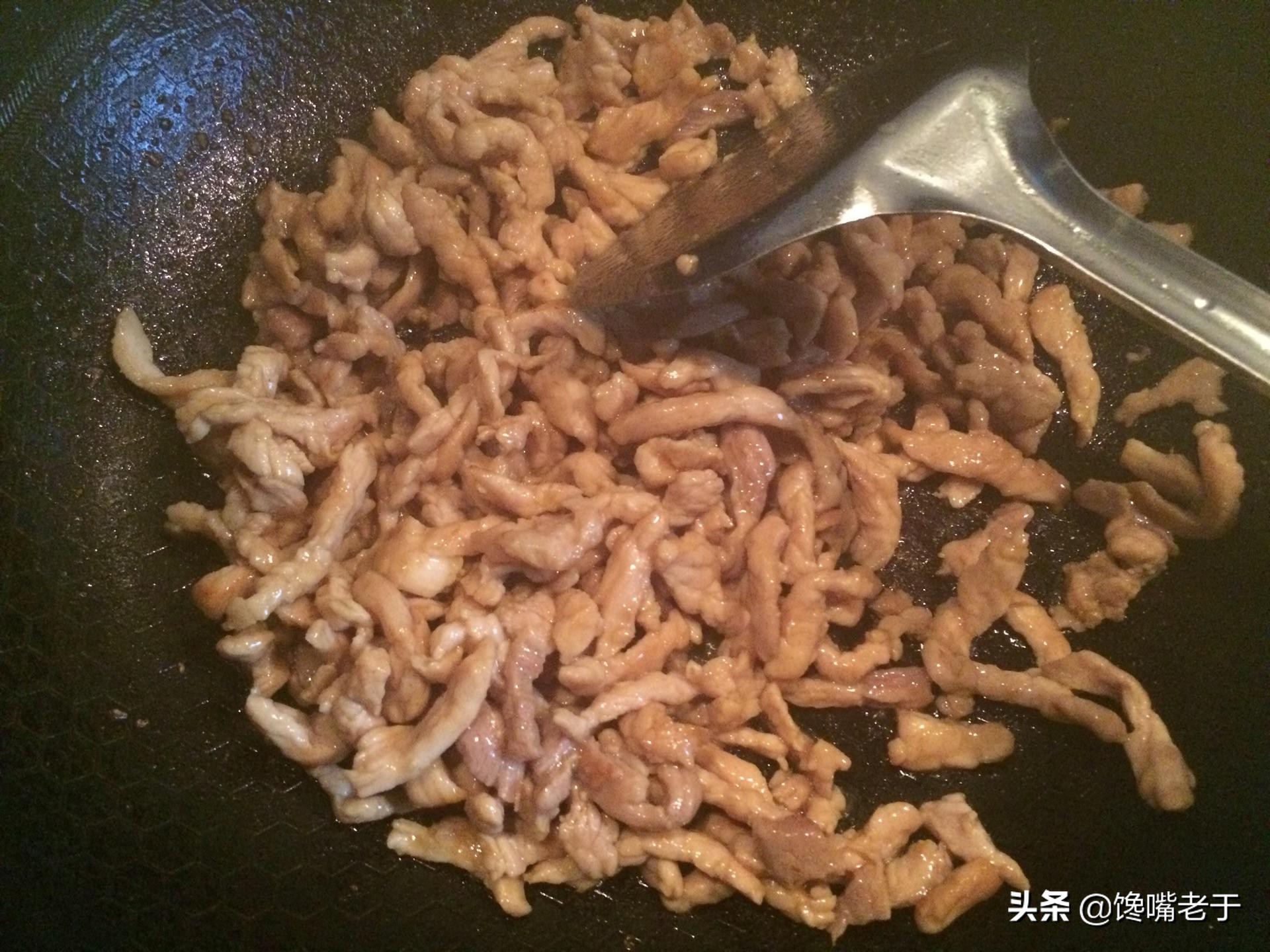 炒肉时放什么肉炒出来又嫩又滑,炒肉时如何炒出滑嫩好吃的肉