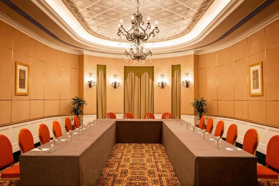 阿布扎比沙漠野奢水疗度假酒店,阿布扎比喜来登酒店