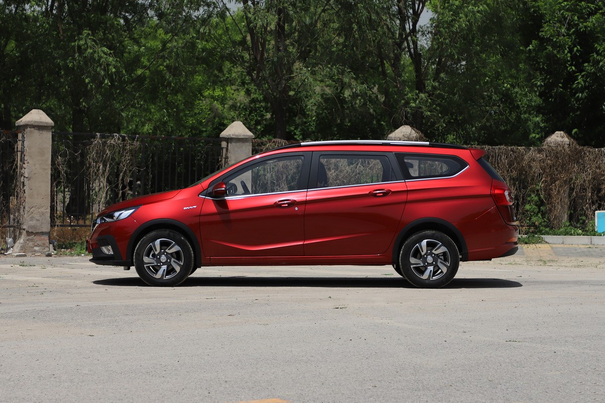 有哪些经济实惠的旅行车推荐,最便宜的旅行车七座