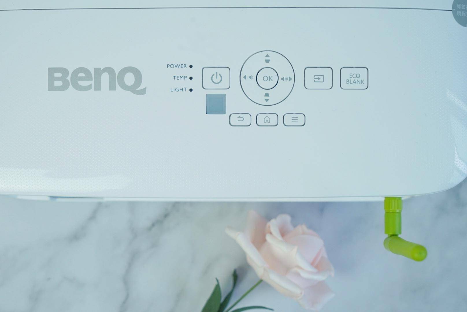明基投影仪e320和e500对比评测,明基e520投影仪深度评测