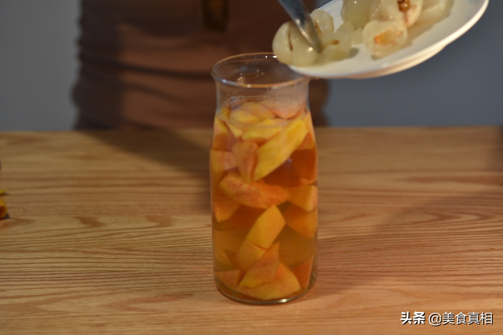 果饮鲜茶鲜榨果汁,荔枝乌龙鲜果茶