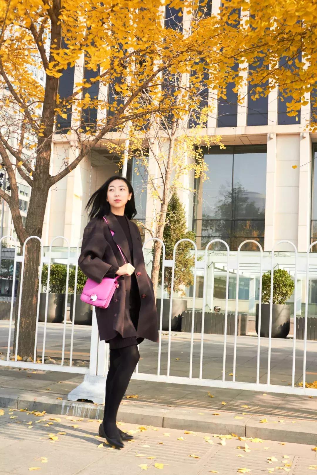 这不是她的书包它是我的英文,这是不是一个包的英语怎么说