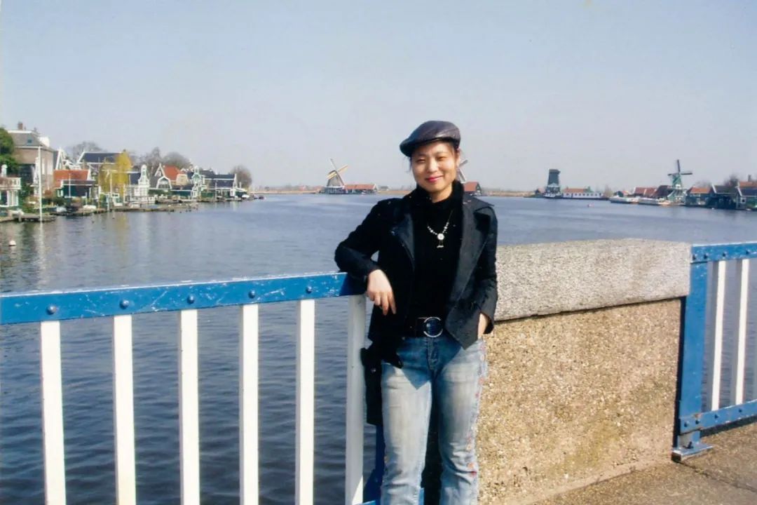 一群中国女工，做出比爱马仕还贵的奢侈品，拍出332万