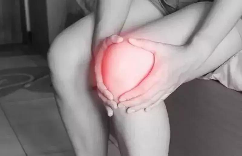 骨科大夫谈关节积液怎么处理,关节有积液怎么治疗才能彻底根除