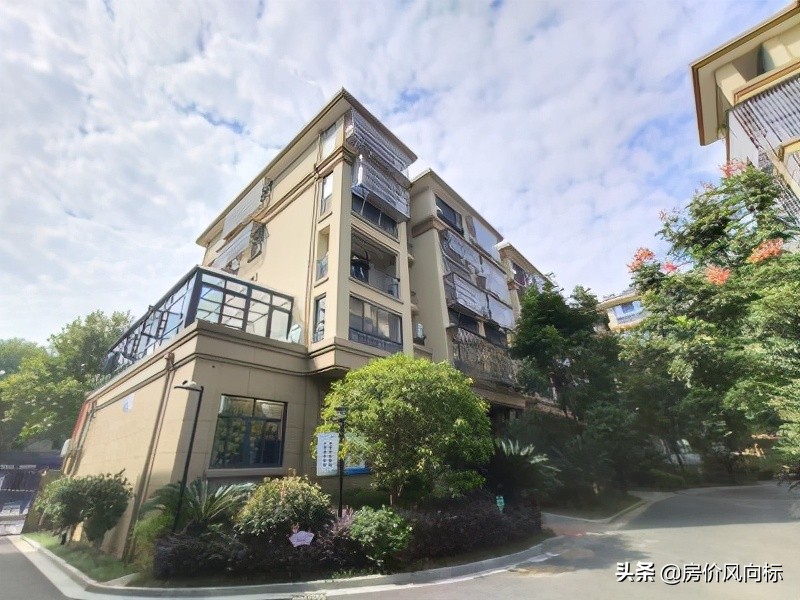 衢州市5-10年房龄，二手房挂牌价18086元，共计73个小区