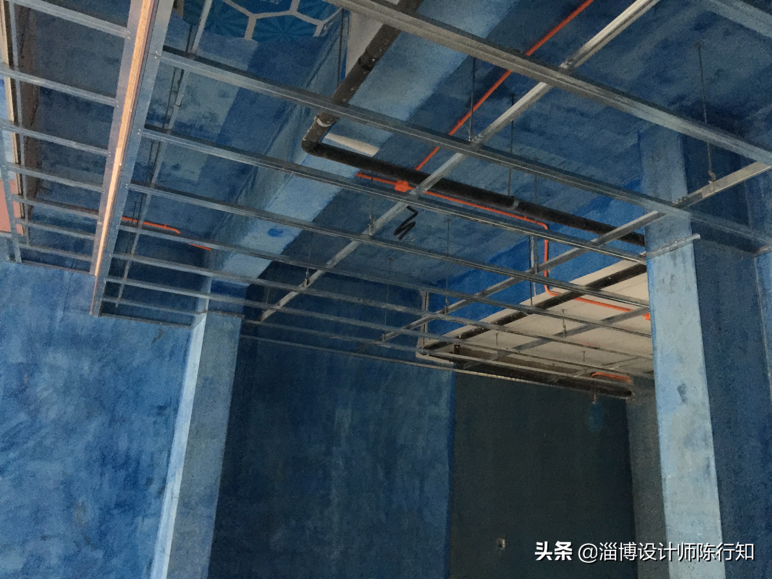 木龙骨与轻钢龙骨哪个更容易开裂,轻钢龙骨注意事项