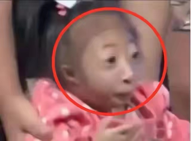 袖珍女孩梁小小现状,湖南女孩梁小小