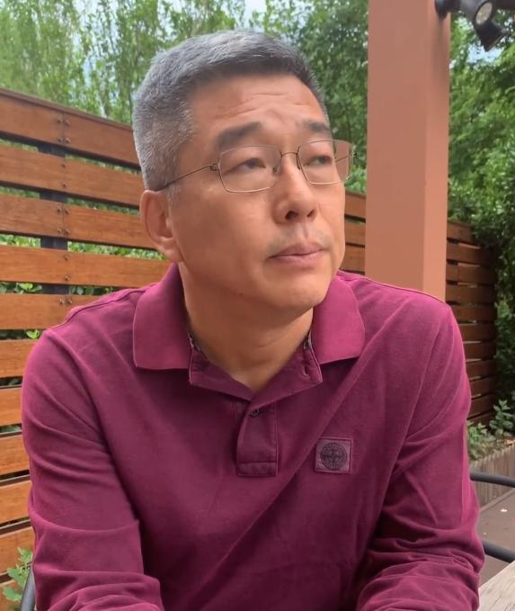 辱骂国足学者讽“数理化文盲”是低智，回击刘建宏：我国不靠诺奖