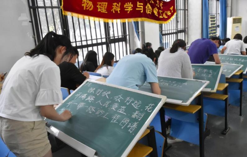 初中考定向师范生难度大吗,中考定向师范生是正规编制吗