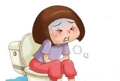 女性老年人尿鲜血怎么回事,女性突然尿频尿痛尿血是什么原因