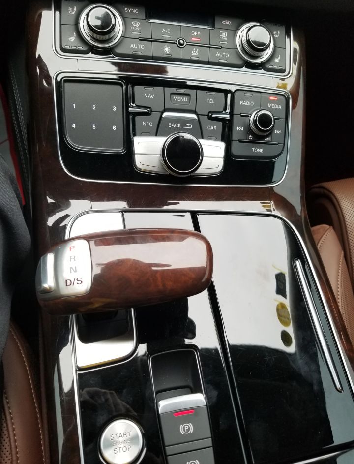 奥迪a82006款a8l6.0w12quattro旗舰型,小排三缸车