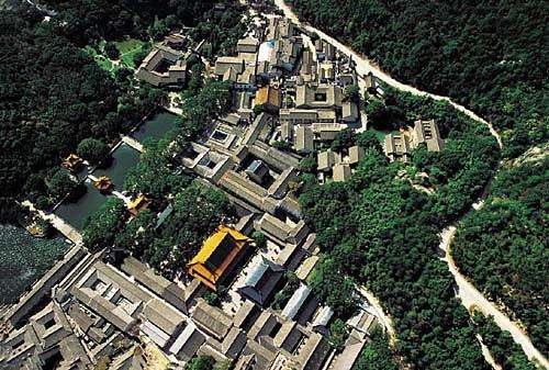探寻古建筑视频,普陀山梵音古洞建筑风格