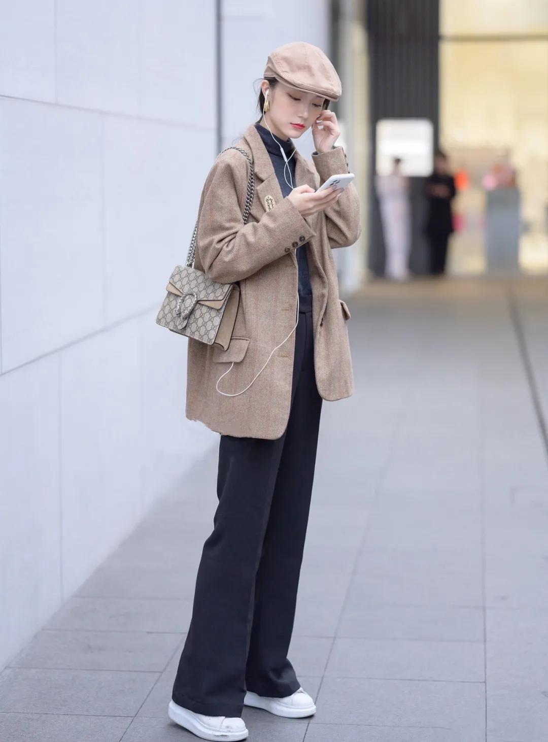 大冬天别露脚踝今年流行怎么穿,秋冬不要再露脚踝了