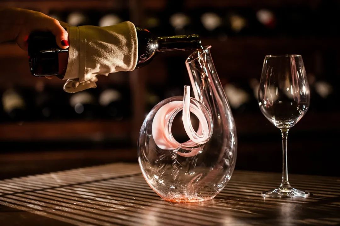 葡萄酒需要醒酒多长时间才更好喝,葡萄酒怎么区分需不需要醒酒