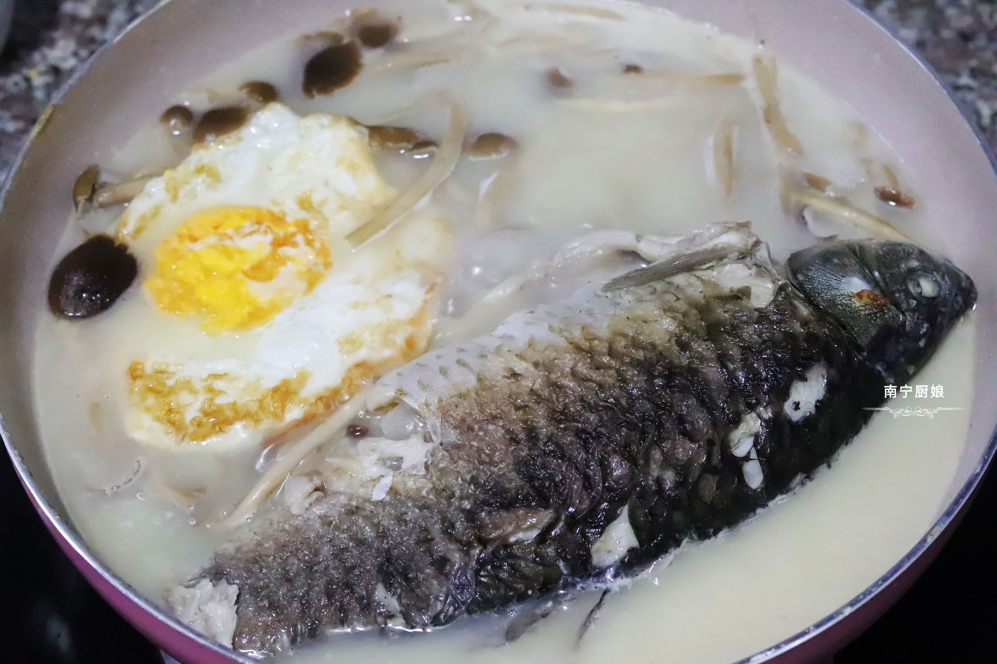 煎鱼不粘锅教你正确煎鱼方法,教你一招煎出的鱼不破皮不粘锅