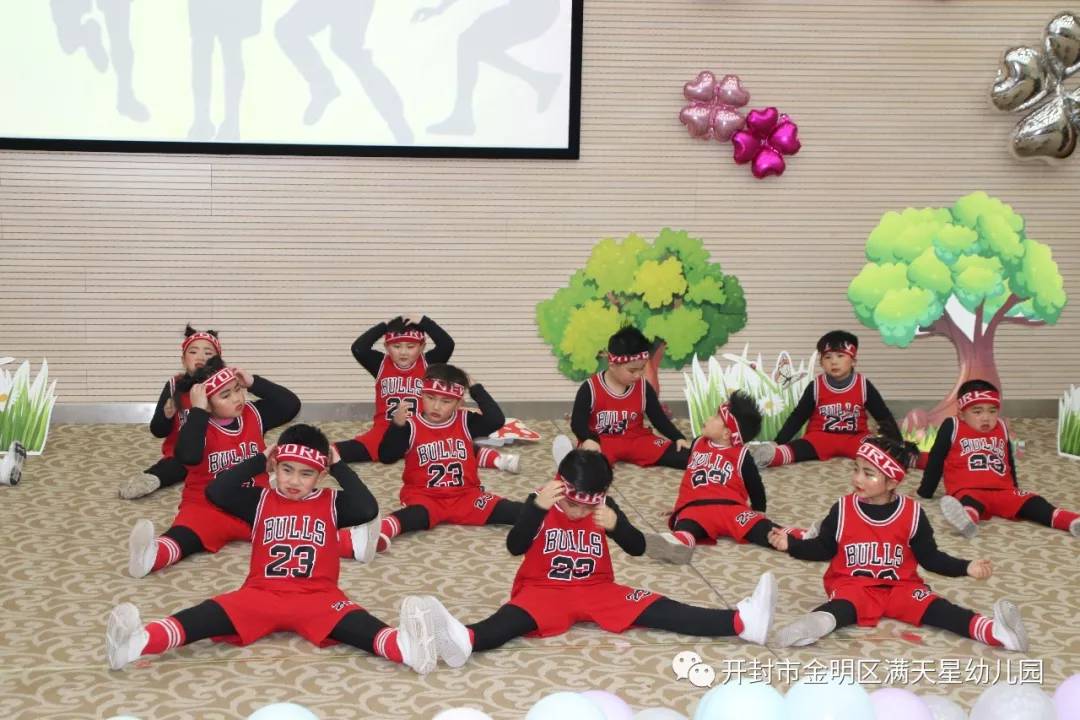 满天星光，“鼠”你最闪亮：世幼·满天星幼儿园舞蹈晚托汇报演出