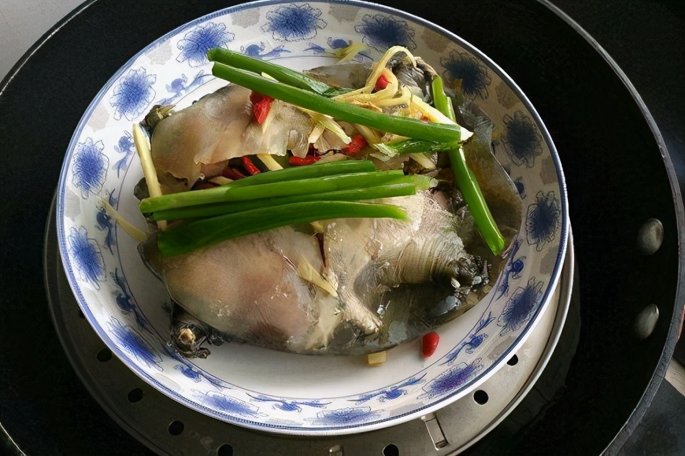 清蒸甲鱼最正确的方法,清蒸甲鱼整只最正确的方法