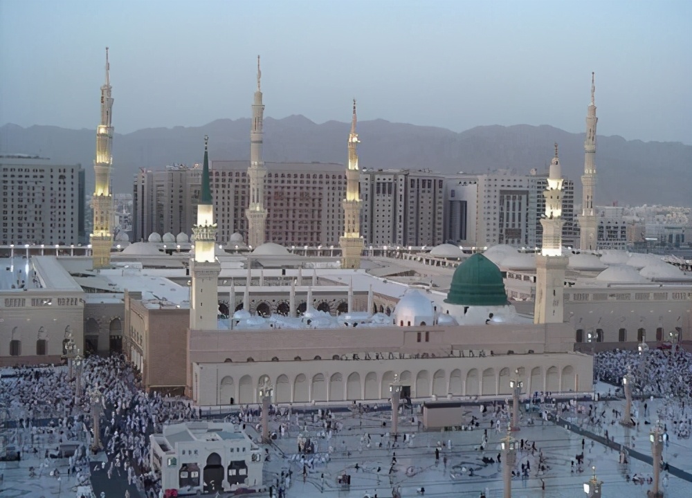 中东土豪购买“东风快递”，一颗一亿美元，交易背后展现大国博弈