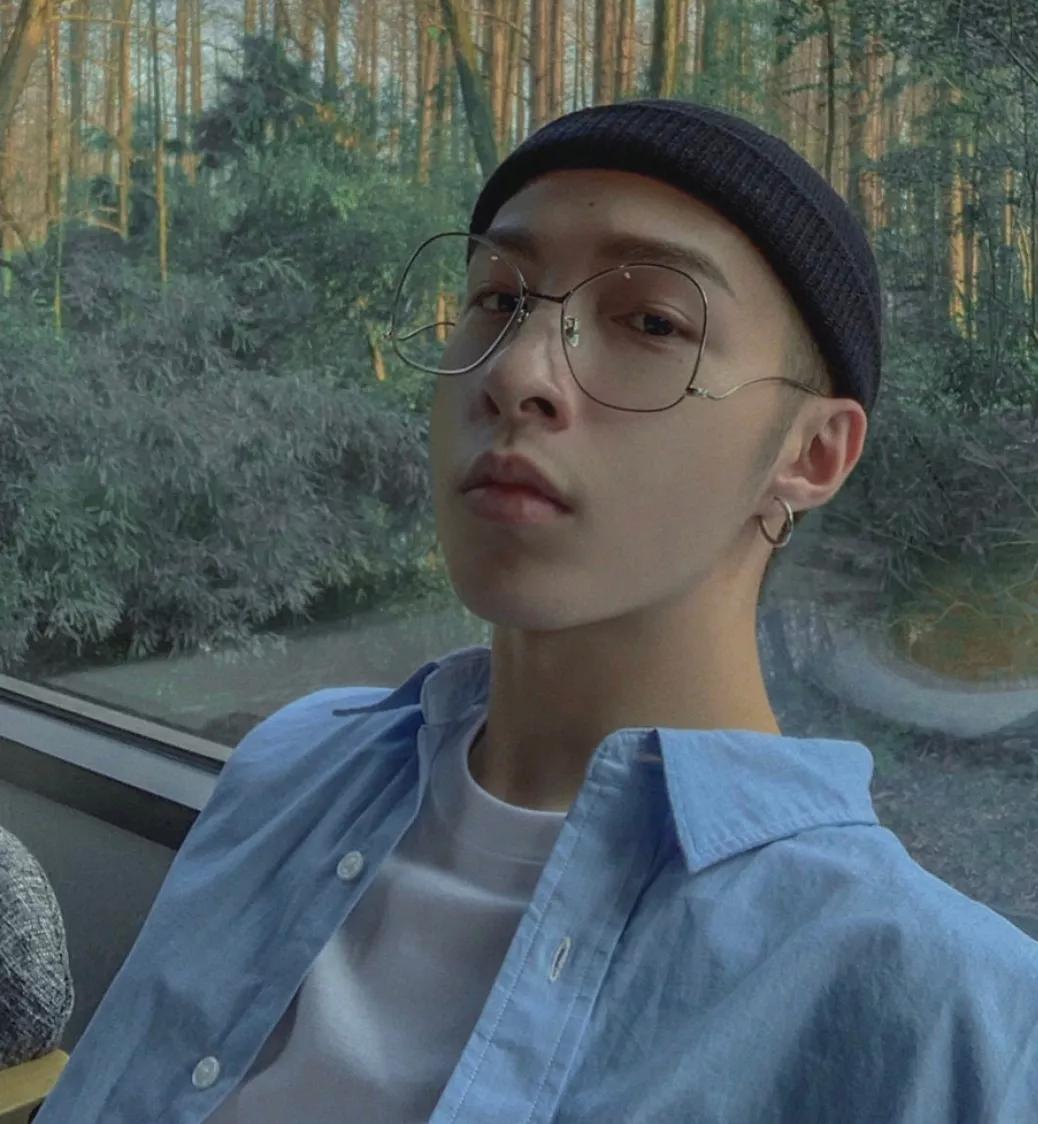 最近很流行的眼镜,最近特别流行的眼镜