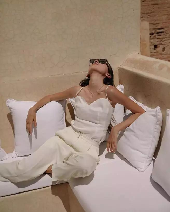 今夏流行穿亚麻清凉解暑还显气质,夏天时尚今年流行亚麻高级感