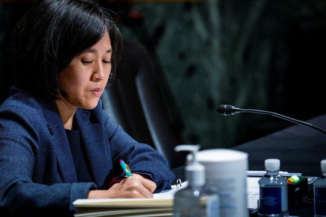 美国将向加拿大加征10%铝关税,美国将对6国征收报复性关税新闻