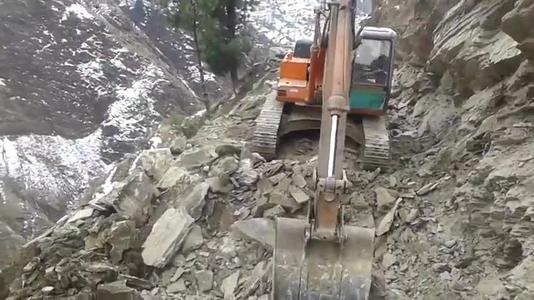 月入过万开挖掘机,开挖掘机月入多少