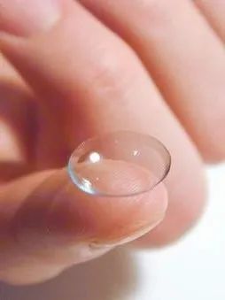 硬镜和软镜的区别,隐形眼镜硬镜和软镜区别