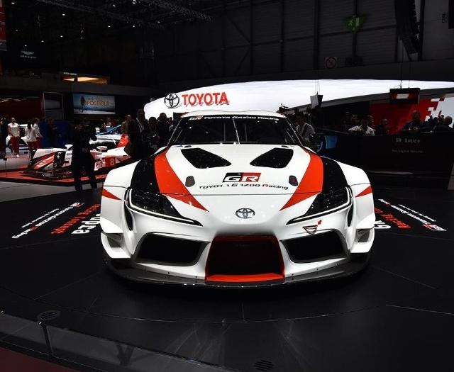 丰田牛魔王supra3.0t与z4旅行版,丰田supra和z4哪个值得买