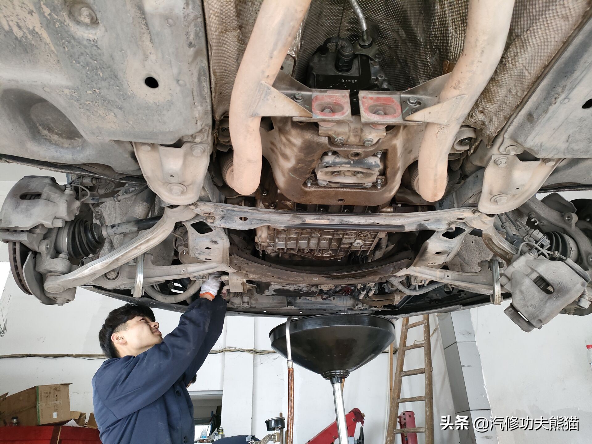 08款奥迪a6l手动挡2.0t烧机油么,09款奥迪a6l2.4烧机油怎么解决