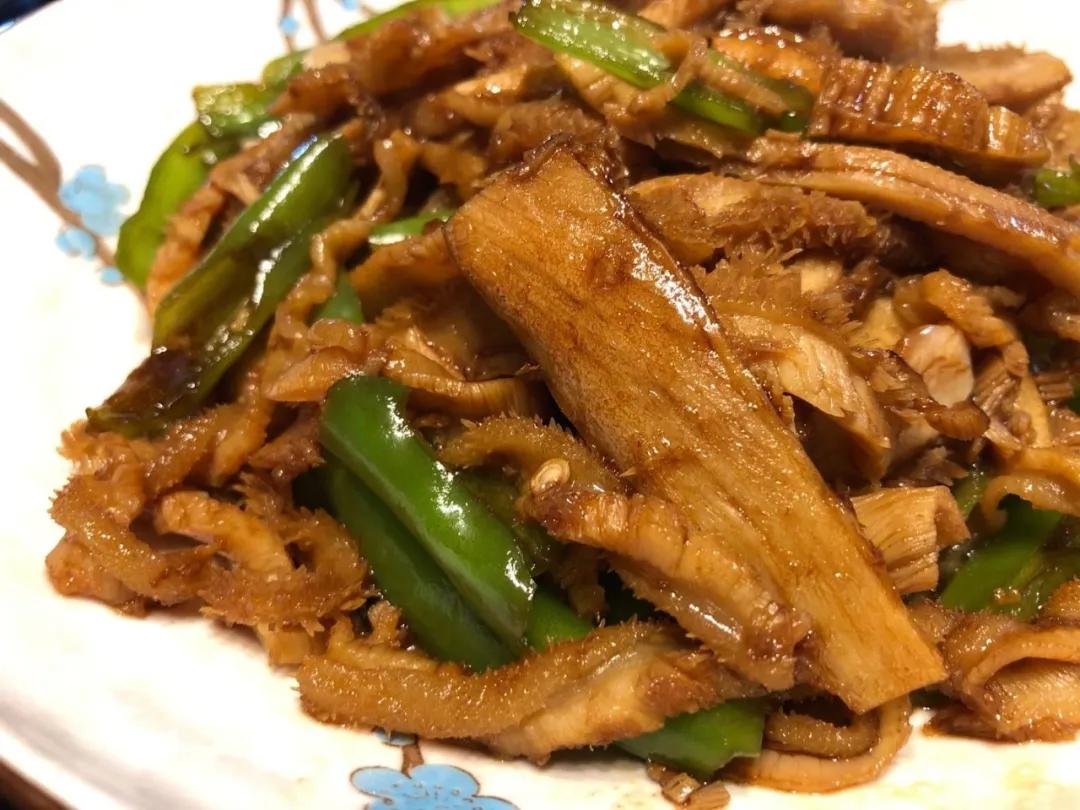 午餐吃爽口弹牙的潮汕鱼册，年前寄来汕头鱼册，来自武汉江城潮爸