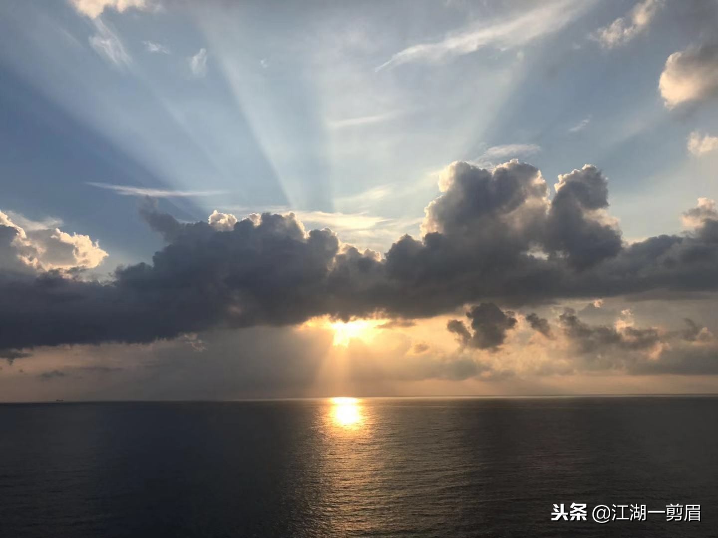 《海的女儿》故事,海的女儿故事简介150个字
