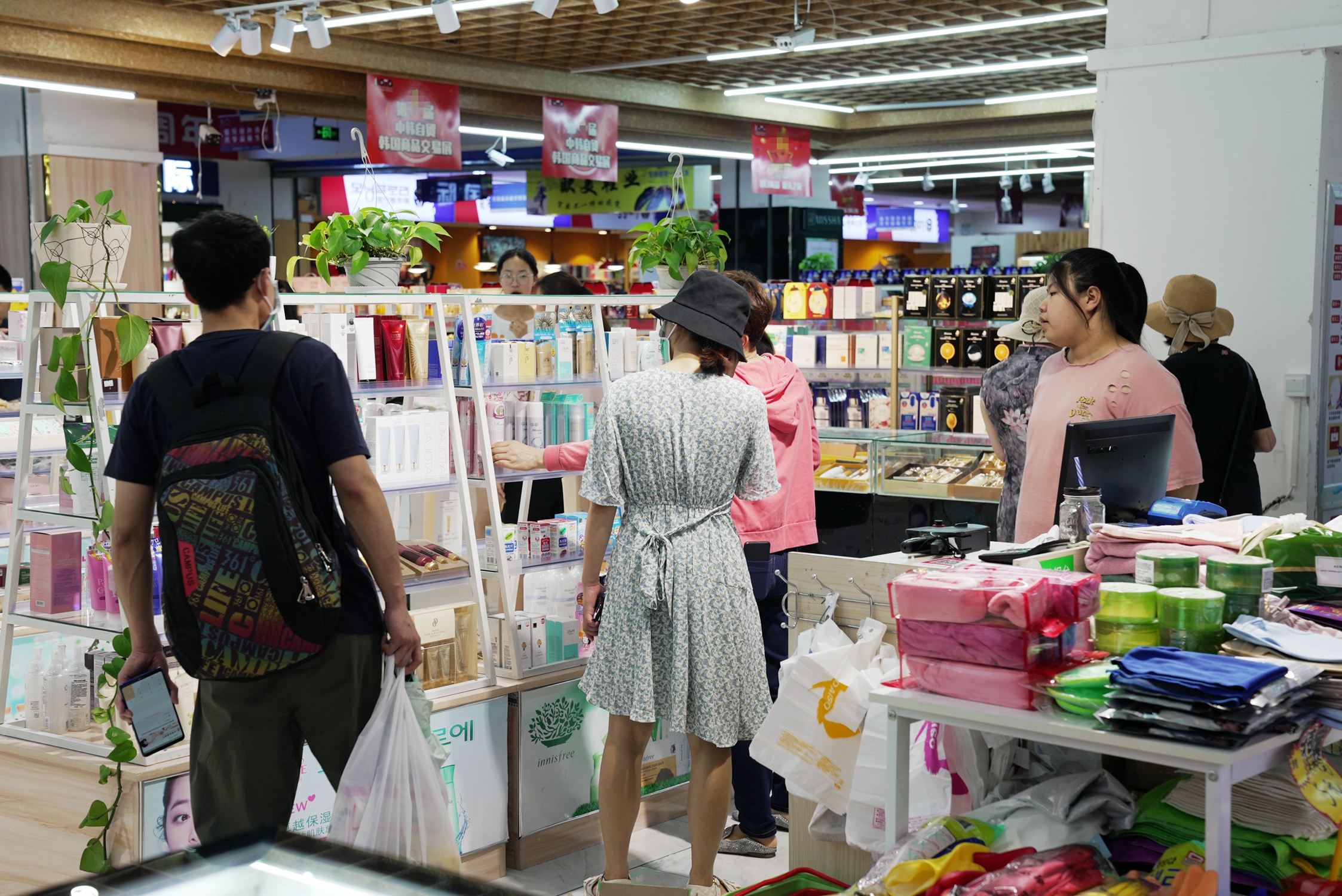 威海韩乐坊韩国商品交易中心直播,威海韩乐坊韩国交易城